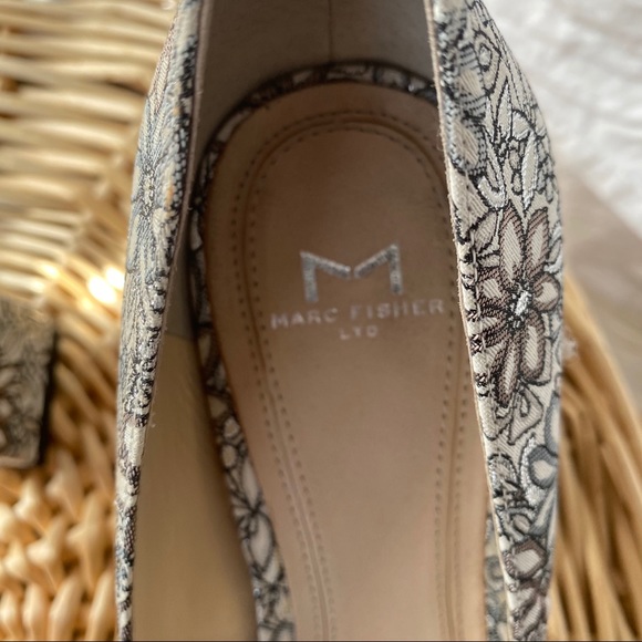 Marc Fisher Zala Pump Point Toe Floral Silver - Picture 2 of 4